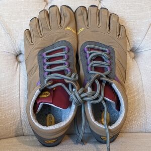 Vibram Purple and Tan Athletic Shoes with Durable Design